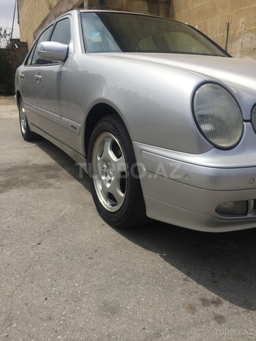Mercedes E 220 1999, 413,225 km - 2.2 l - Bakı