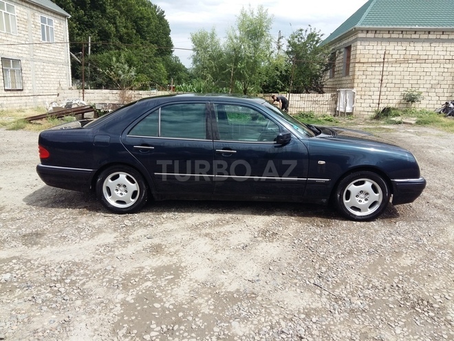 Mercedes E 230 1997, 398,000 km - 2.3 л - Mingəçevir