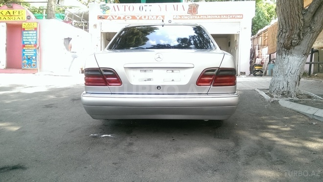 Mercedes E 300 1999, 231,000 km - 3.0 l - Bakı