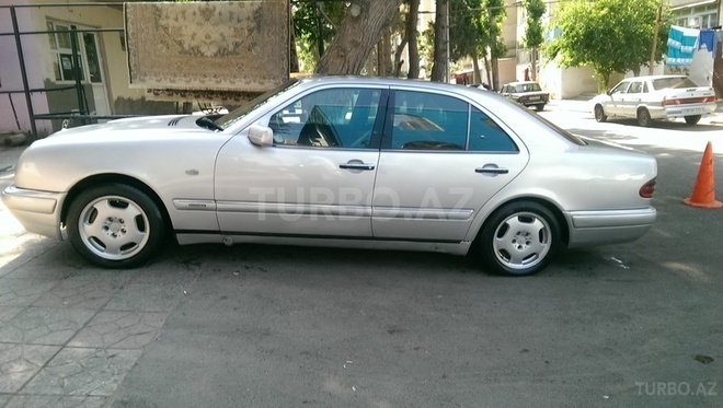 Mercedes E 300 1999, 231,000 km - 3.0 l - Bakı