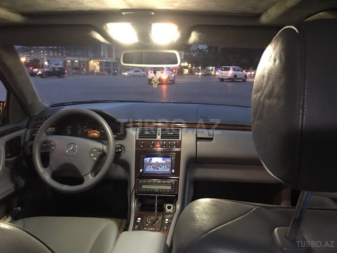 Mercedes E 320 2000, 237,000 km - 3.2 l - Bakı