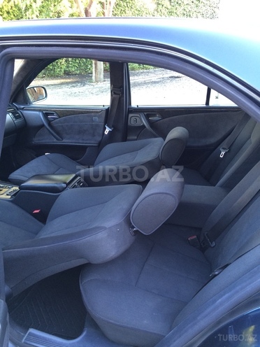 Mercedes E 240 2000, 285,000 km - 2.4 l - Bakı