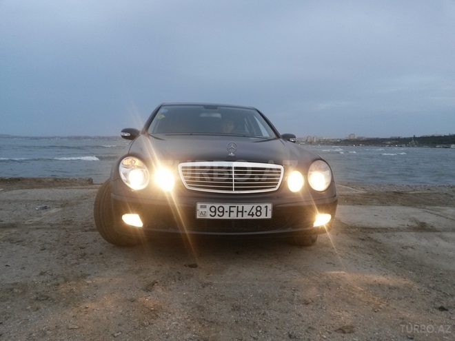 Mercedes E 220 2004, 250,000 km - 2.2 л - Bakı