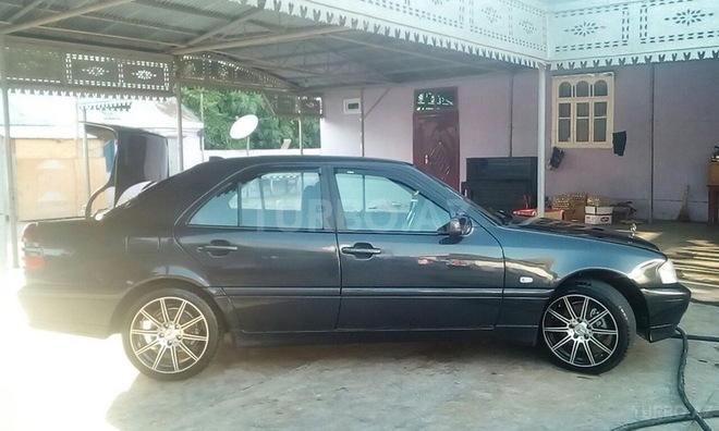 Mercedes C 200 1999, 100,000 km - 0.2 л - Saatlı