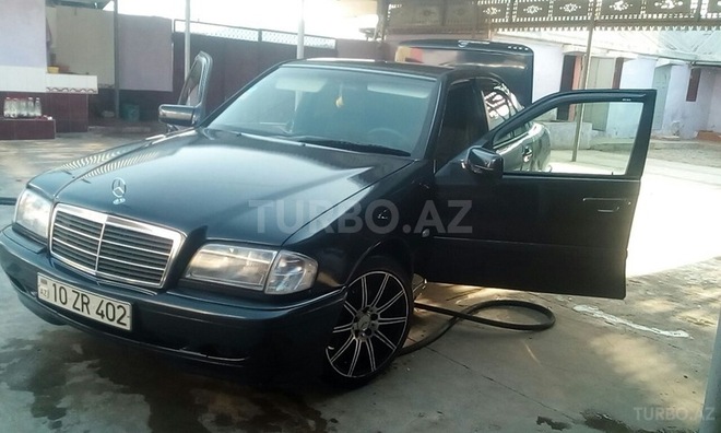Mercedes C 200 1999, 100,000 km - 0.2 л - Saatlı