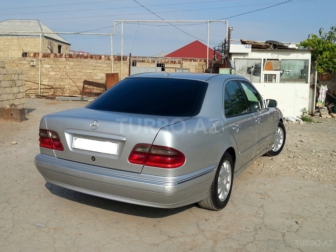 Mercedes E 270 2000, 249,235 km - 2.7 л - Xırdalan