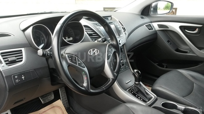 Hyundai Elantra 2015, 29,000 km - 1.8 l - Sumqayıt