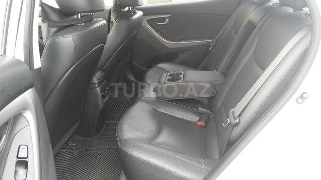 Hyundai Elantra 2015, 29,000 km - 1.8 l - Sumqayıt