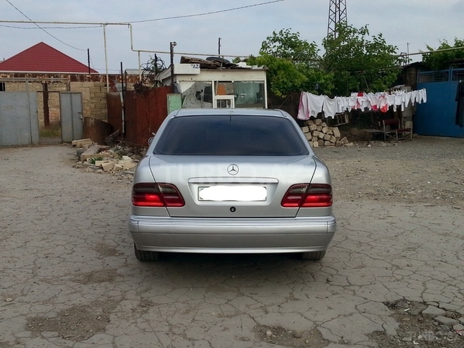 Mercedes E 270 2000, 249,235 km - 2.7 л - Xırdalan