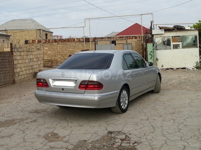 Mercedes E 270 2000, 249,235 km - 2.7 л - Xırdalan
