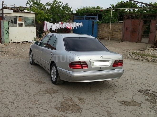 Mercedes E 270 2000, 249,235 km - 2.7 л - Xırdalan