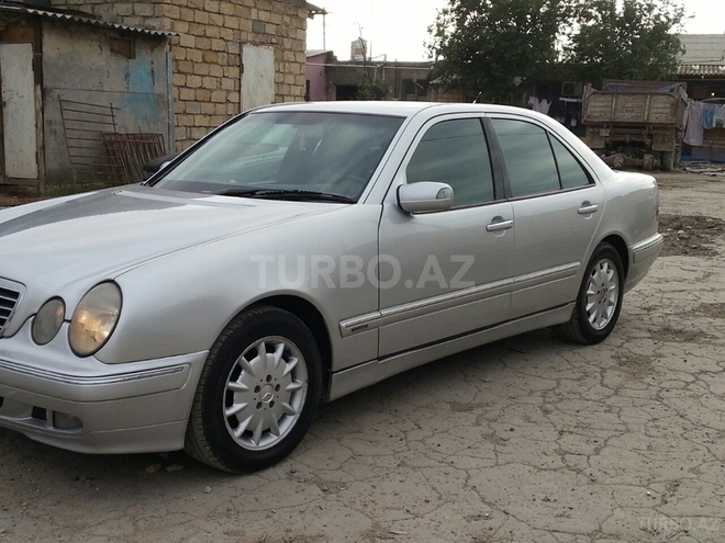 Mercedes E 270 2000, 249,235 km - 2.7 л - Xırdalan