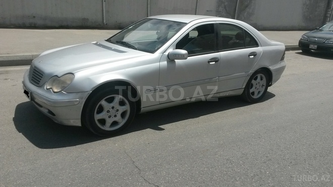 Mercedes C 220 2002, 230,000 km - 2.2 l - Bakı