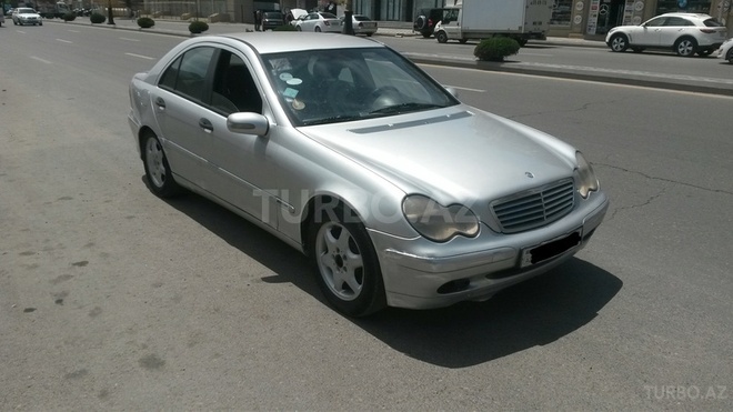 Mercedes C 220 2002, 230,000 km - 2.2 l - Bakı