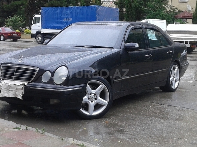 Mercedes E 320 2001, 329,000 km - 3.2 l - Bakı