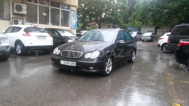 Mercedes C 320 2001, 211,359 km - 3.2 l - Bakı