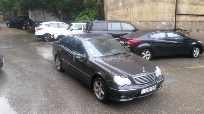 Mercedes C 320 2001, 211,359 km - 3.2 l - Bakı