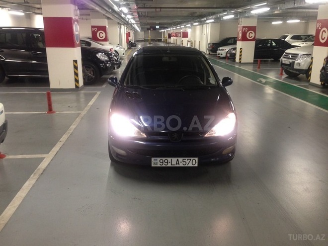 Peugeot 206 2003, 205,000 km - 1.4 l - Bakı