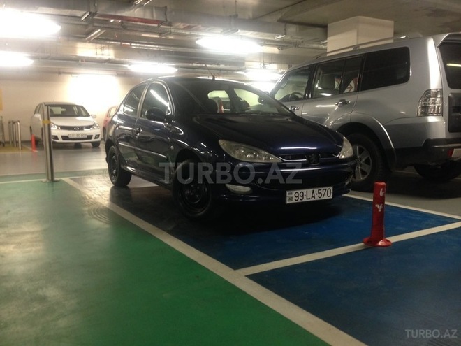 Peugeot 206 2003, 205,000 km - 1.4 l - Bakı