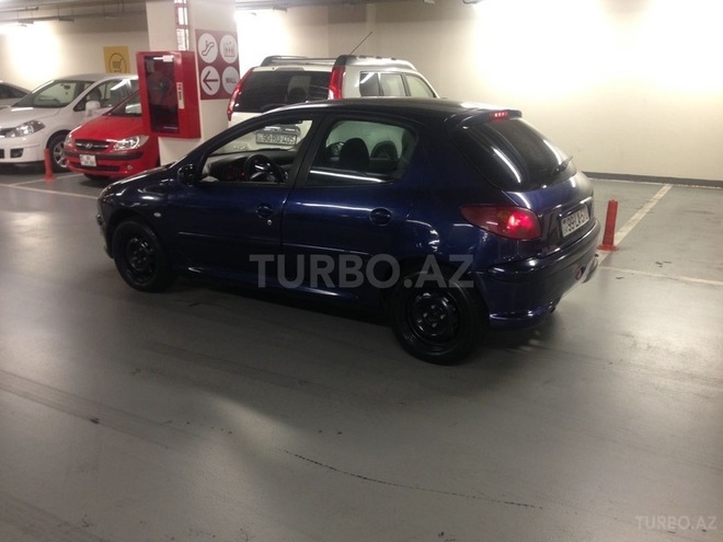 Peugeot 206 2003, 205,000 km - 1.4 l - Bakı