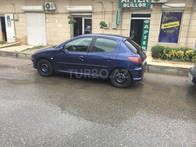 Peugeot 206 2003, 205,000 km - 1.4 l - Bakı