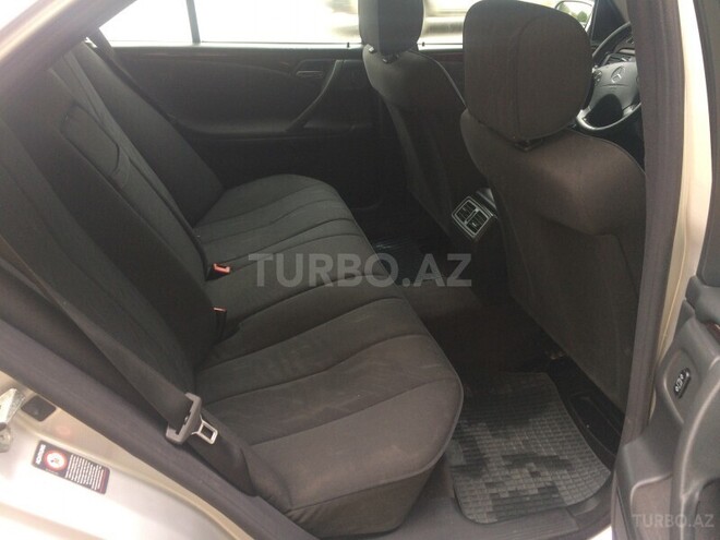 Mercedes E 220 2001, 189,000 km - 2.2 л - Quba