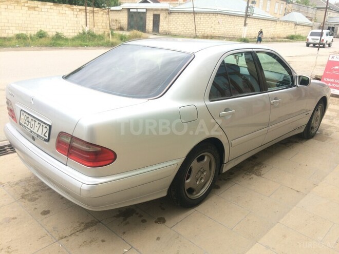 Mercedes E 220 2001, 189,000 km - 2.2 л - Quba