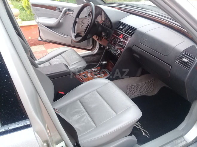 Mercedes C 230 1999, 195,000 km - 2.3 l - Bakı