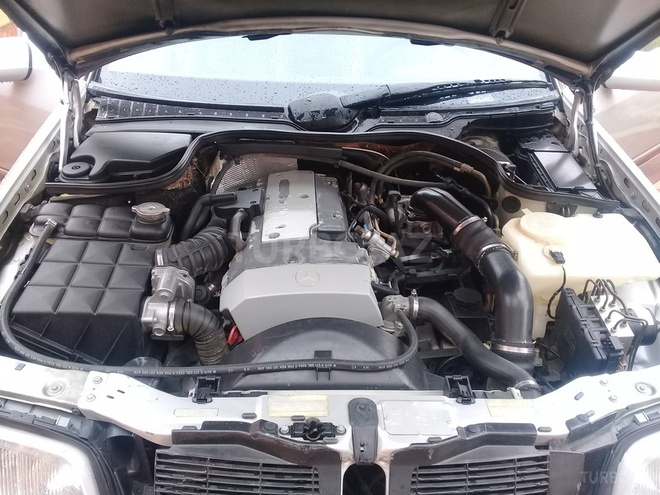 Mercedes C 230 1999, 195,000 km - 2.3 l - Bakı