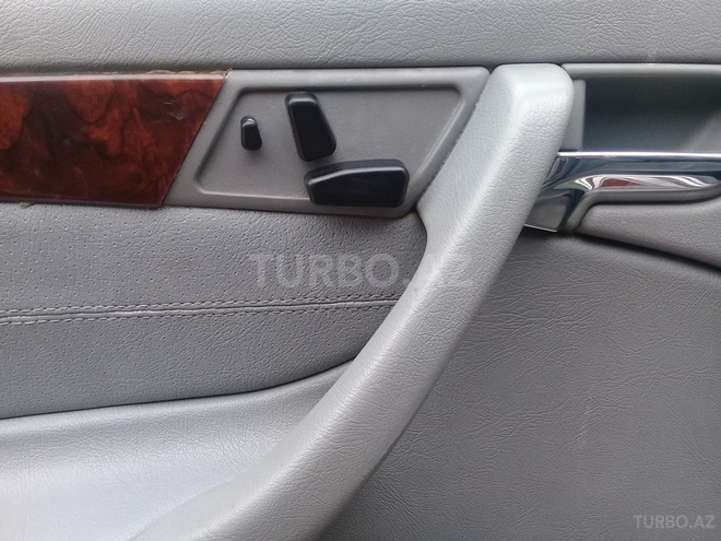 Mercedes C 230 1999, 195,000 km - 2.3 l - Bakı