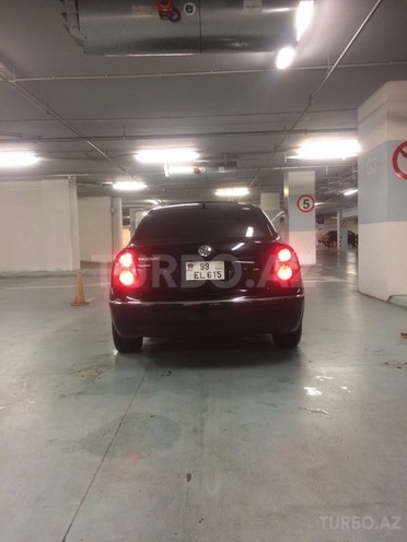 Volkswagen Passat 2004, 118,000 km - 1.8 л - Bakı