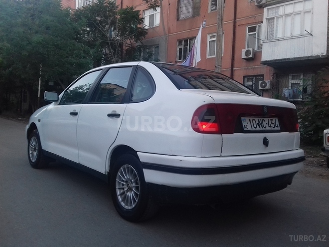 Volkswagen Polo 1995, 186,000 km - 1.6 l - Bakı