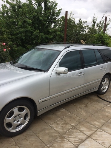 Mercedes E 220 2002, 45,000 km - 2.2 l - Bakı