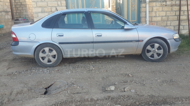 Opel Vectra 1998, 188,000 km - 2.0 l - Gəncə