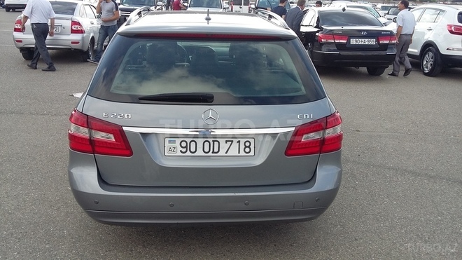 Mercedes E 220 2009, 132,000 km - 2.1 l - Bakı