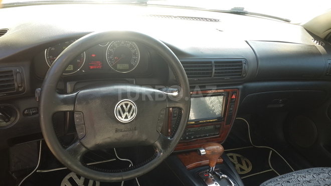 Volkswagen Passat 2002, 199,000 km - 2.8 l - Gəncə