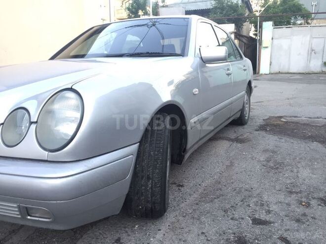 Mercedes E 230 1996, 289,600 km - 2.3 l - Bakı