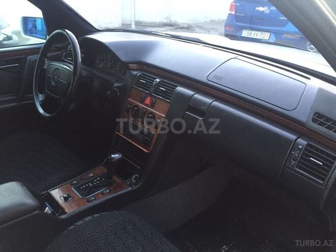 Mercedes E 230 1996, 289,600 km - 2.3 l - Bakı