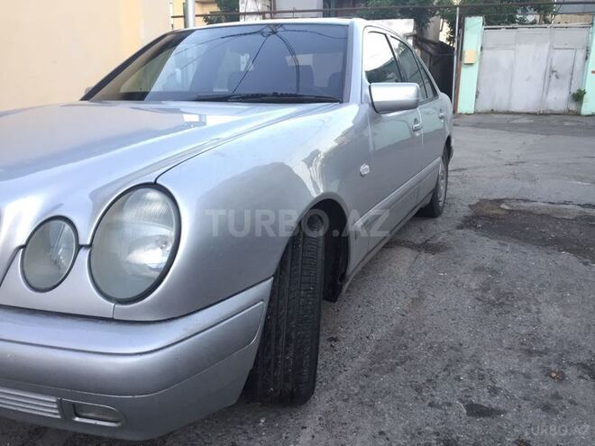 Mercedes E 230 1996, 289,600 km - 2.3 l - Bakı