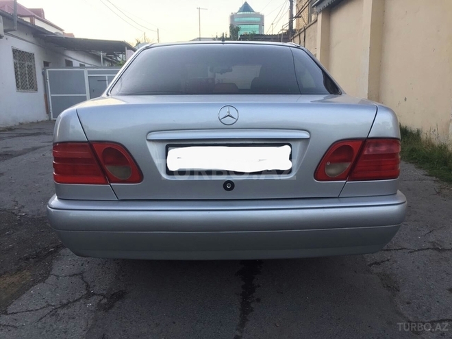Mercedes E 230 1996, 289,600 km - 2.3 l - Bakı