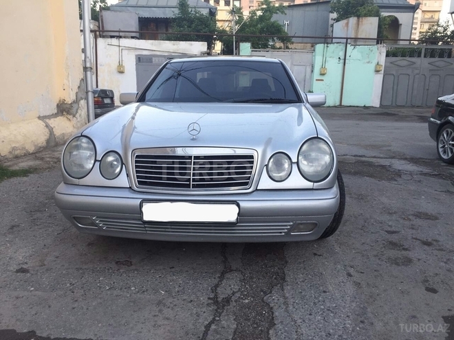 Mercedes E 230 1996, 289,600 km - 2.3 l - Bakı