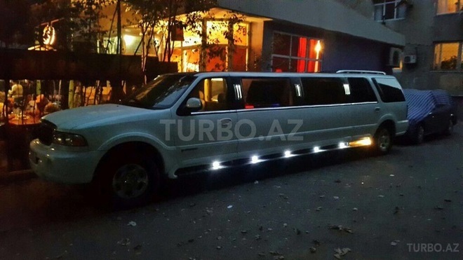 Lincoln Navigator 1998, 156,000 km - 5.4 l - Bakı