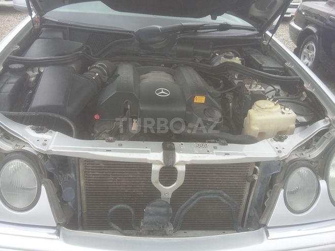 Mercedes E 240 1999, 245,000 km - 2.4 l - Gəncə