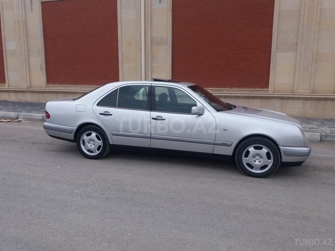 Mercedes E 230 1997, 300,000 km - 2.3 l - Gəncə