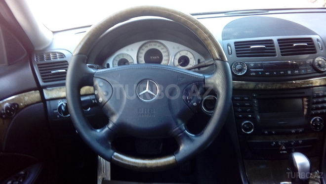 Mercedes E 220 2006, 274,000 km - 2.2 l - Bakı