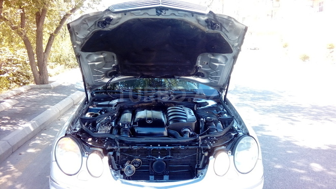 Mercedes E 220 2006, 274,000 km - 2.2 l - Bakı