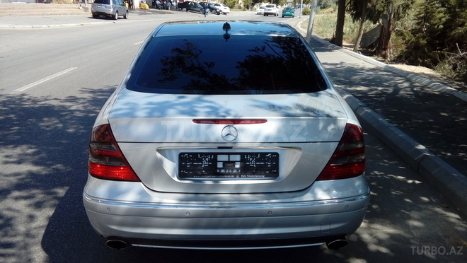 Mercedes E 220 2006, 274,000 km - 2.2 l - Bakı