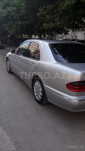 Mercedes E 220 2000, 380,250 km - 2.2 l - Bakı