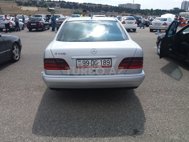 Mercedes E 220 1998, 389,000 km - 2.2 l - Bakı