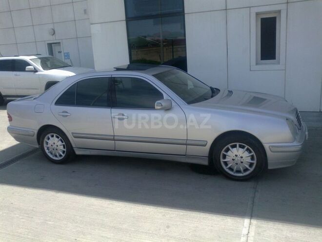 Mercedes E 200 2001, 187,000 km - 2.0 l - Bakı